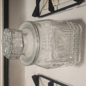 Glass jar